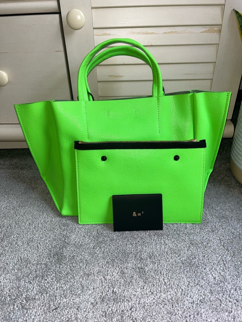 NWT Ampersand As Apostrophe 100% Genuine Leather Neon Green Half Tote - Picture 6 of 11